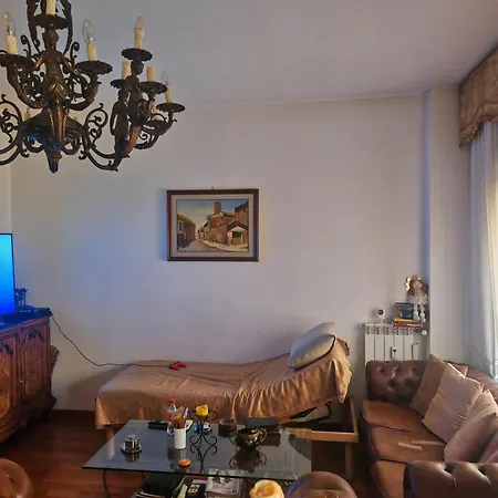 아파트 5 Metro Stop To Colosseo