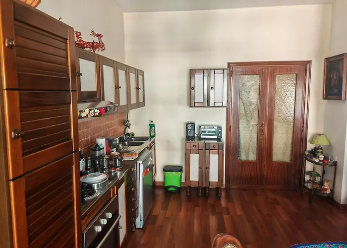 5 Metro Stop To Colosseo *